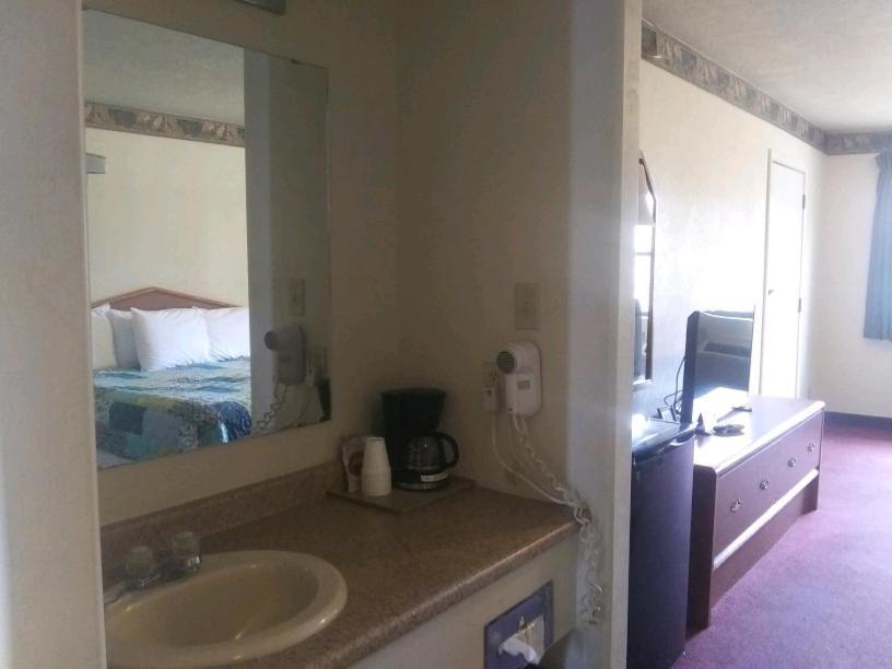 Whispering Creek Lodging & Rv Resort Newton 外观 照片
