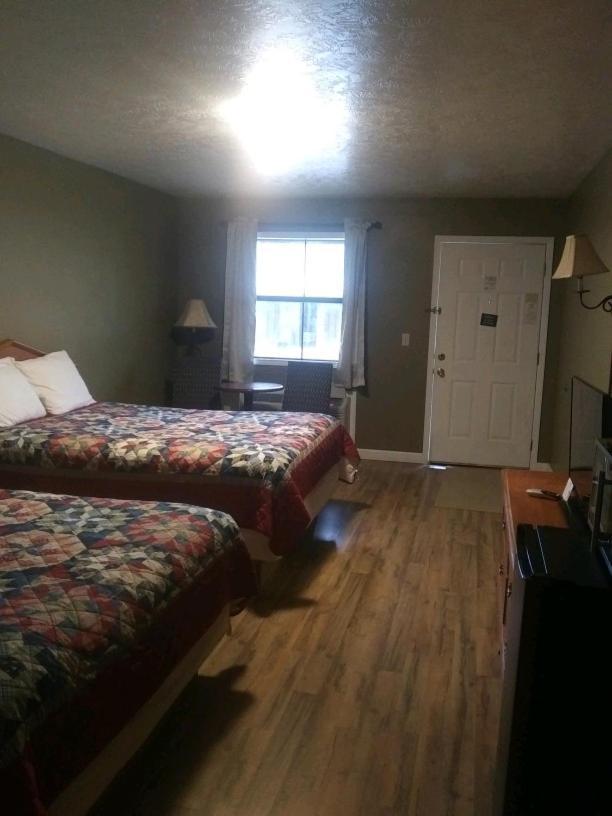Whispering Creek Lodging & Rv Resort Newton 外观 照片