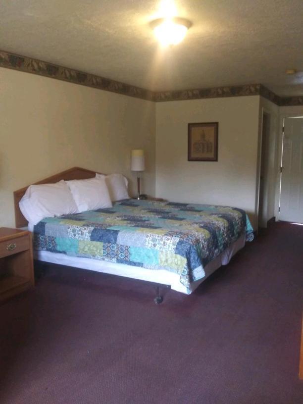 Whispering Creek Lodging & Rv Resort Newton 外观 照片